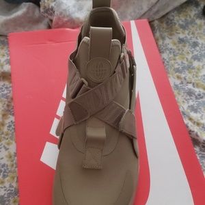 Nike Air Huarache City